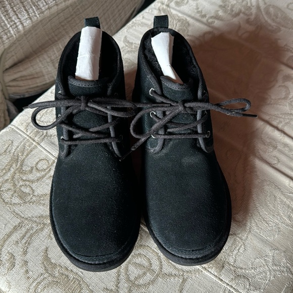 Ugg boots - Picture 1 of 5